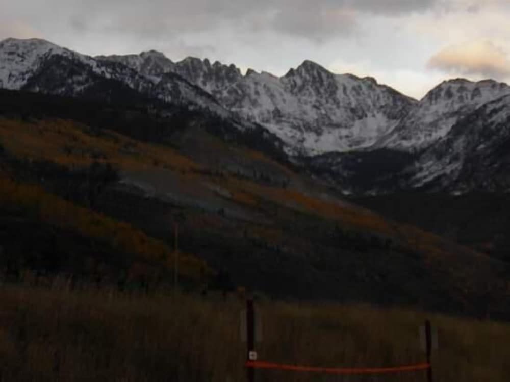 Breakaway West Condo with Easy Access to Ski Lifts by RedAwning