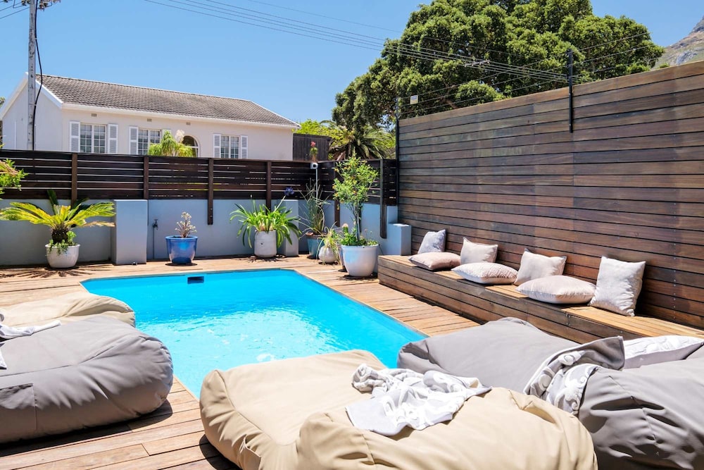Camps Bay 4bed Villa w Pool Luxe on Central