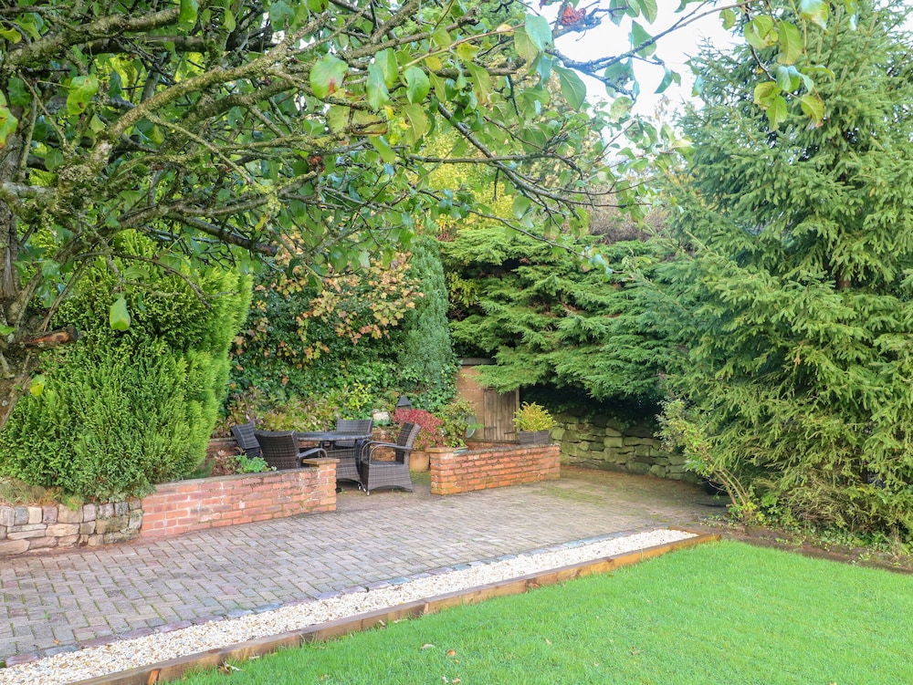 Farley Cottage II