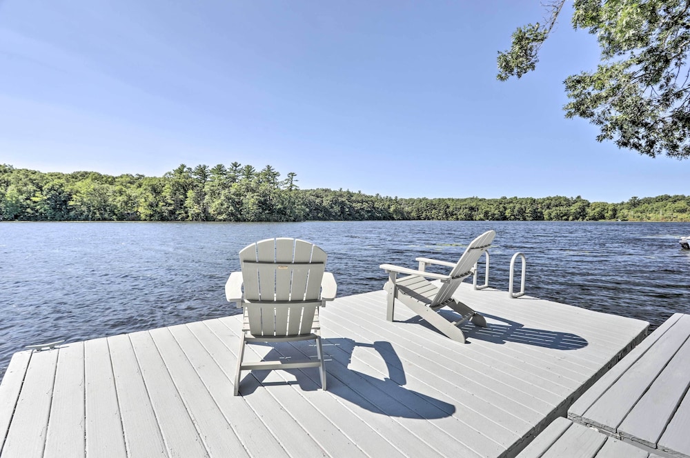Football Fans Lake Retreat - 5 Mins to Gillette!