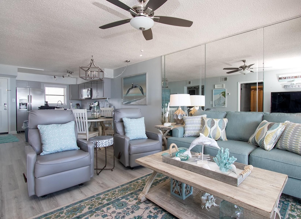 Seaside Beach & Racquet 4708