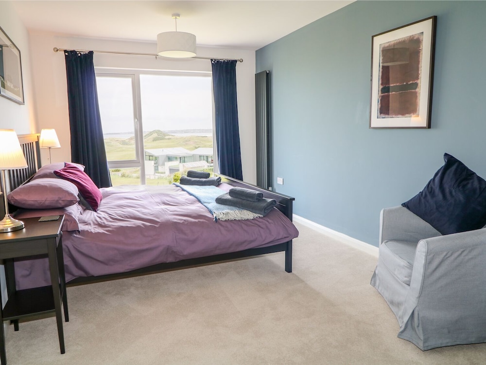 Seacoast Cottage view 4