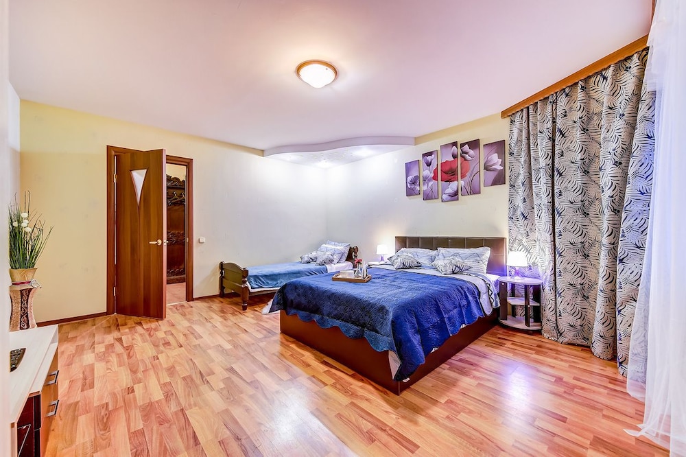 Apartment Vesta Savushkina view 5