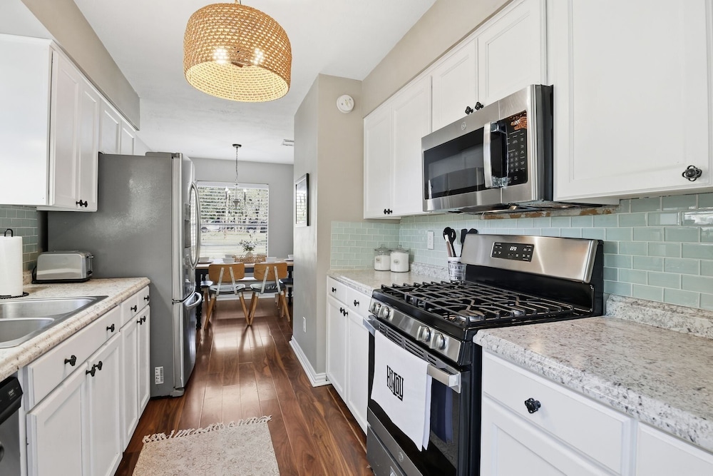 Howdy Hang Out - Cozy, Cute And Comfortable House! 2 Bedroom Home