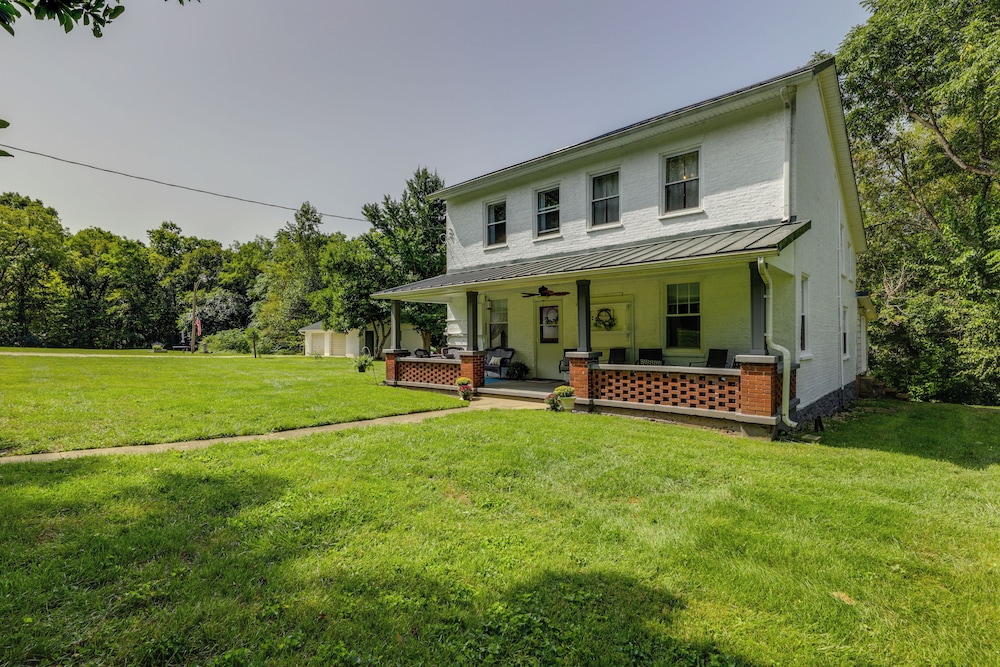 'grandma Kellys' Southeast Indiana Farmhouse!