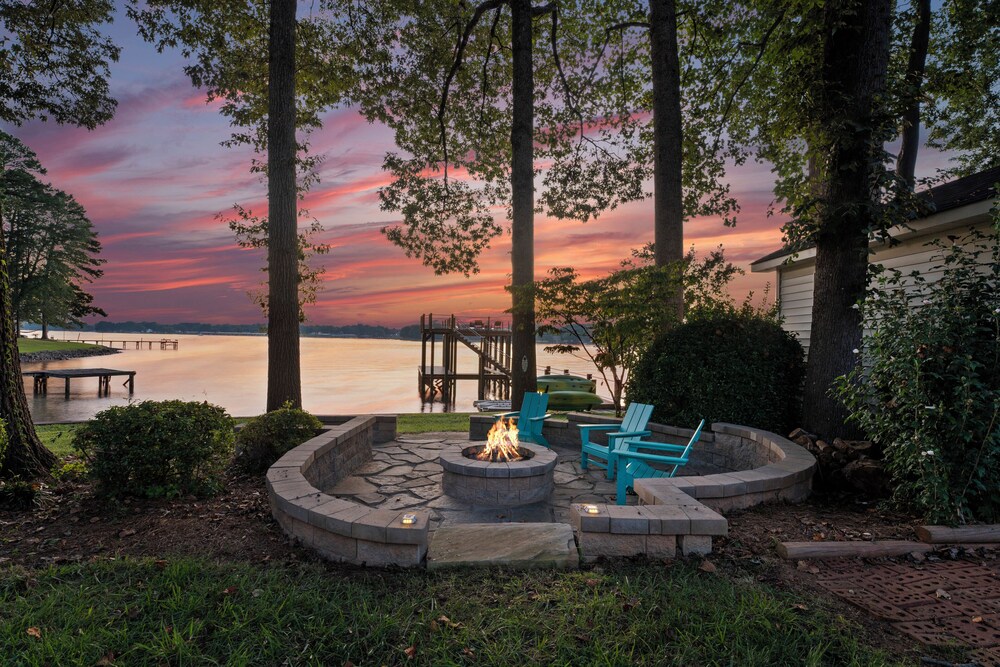 Lakefront Living W/optional Boat Rental