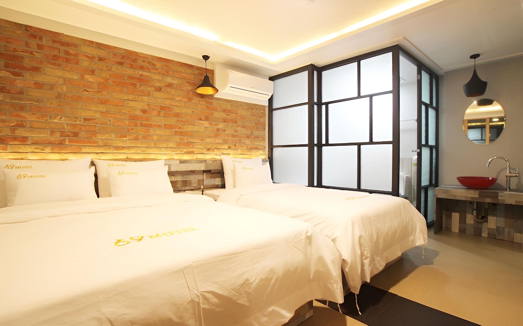 Yeosu Six and Nine view 5