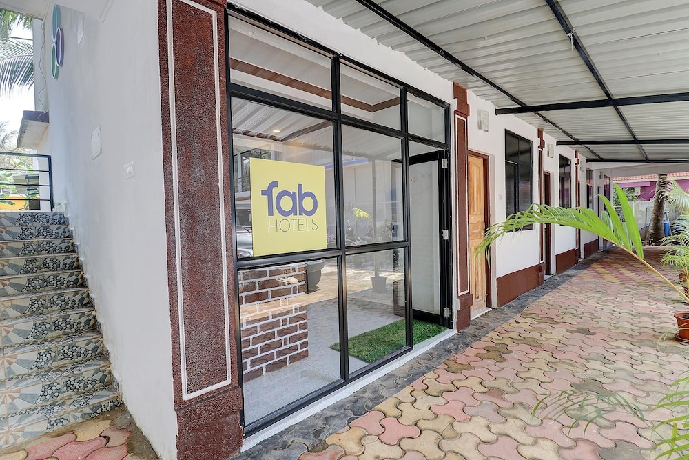 Fabhotel Zelosena