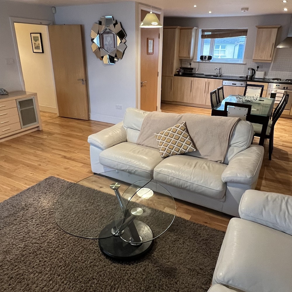 3 Bedroom Harbour View Apartment in Kinsale