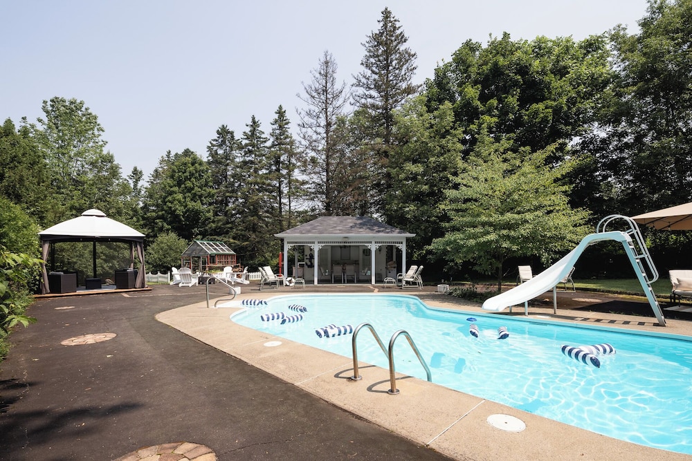 Lee Farm Inn