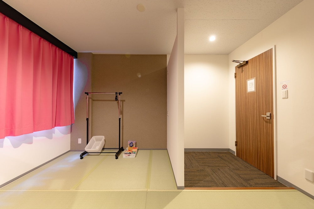 Nikko Inn Minamisenba - Hostel
