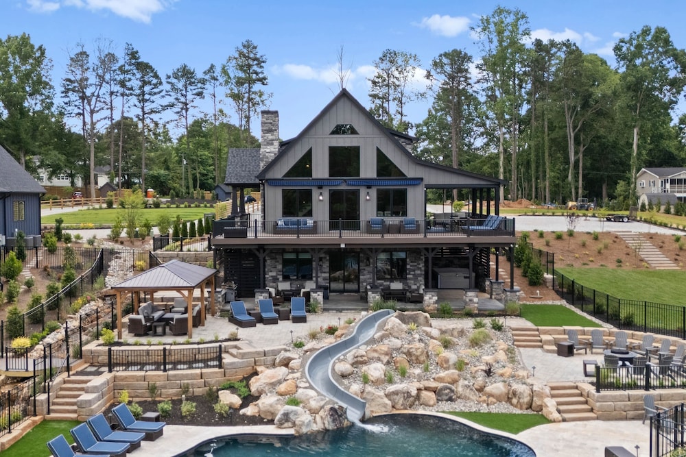 Gray Fox Lodge by Avantstay Waterslide Pool Theater Sleeps 23
