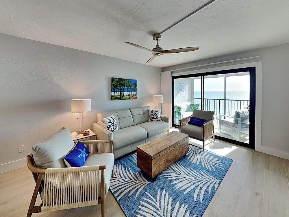 Seaside 4 by Distinctive Beach Rentals