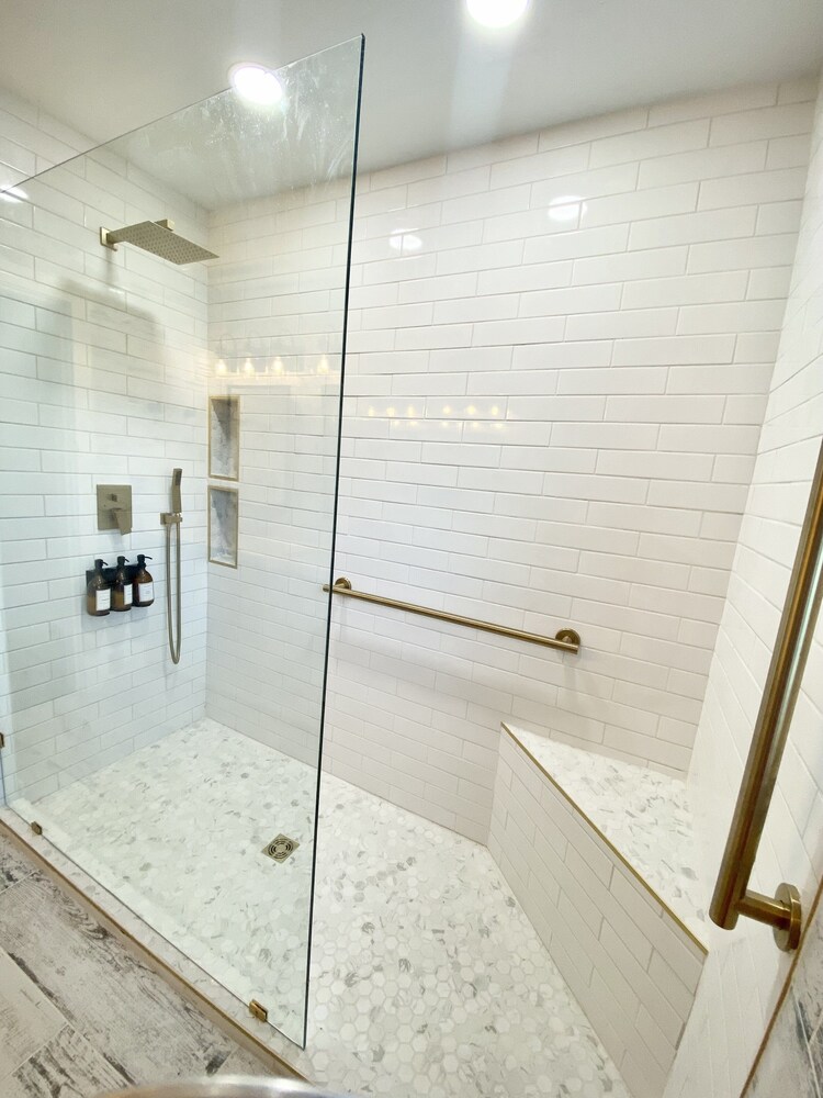 Uptown French Haven 3 Bedroom Residence