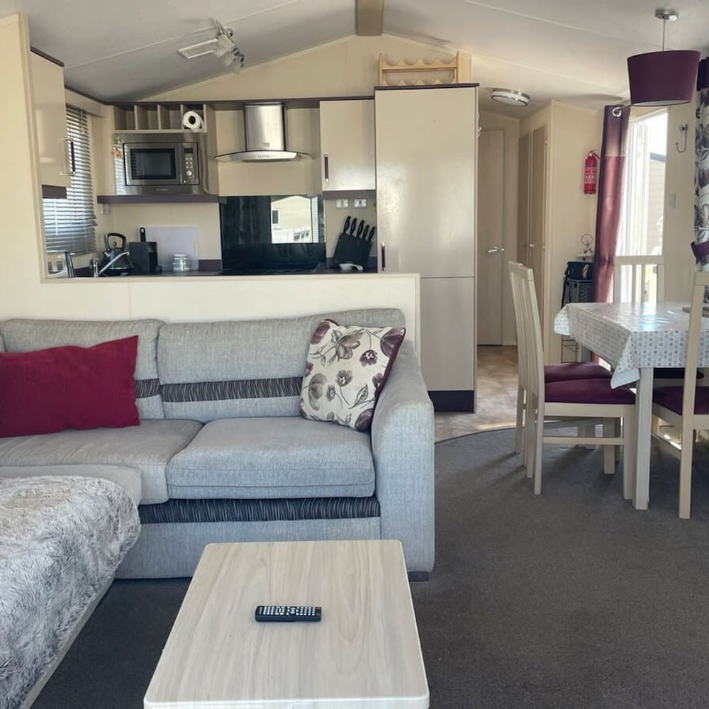 49 Bayside Cove Pevensey Bay Holiday Park view 4