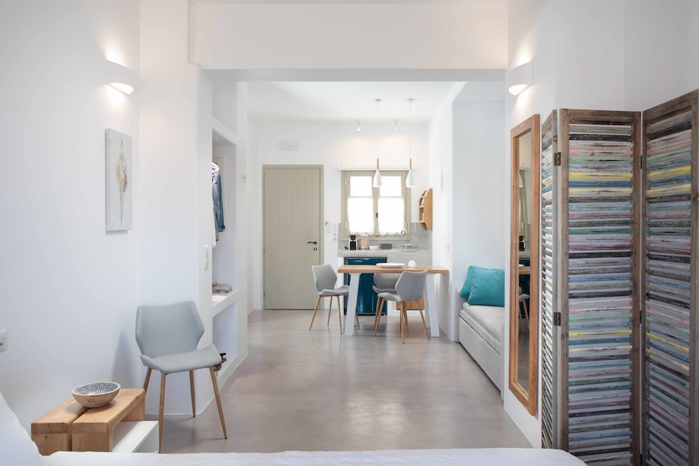 Halcyon Suites and Villas Naxos