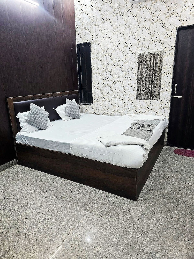 Shree Kalyan Palace