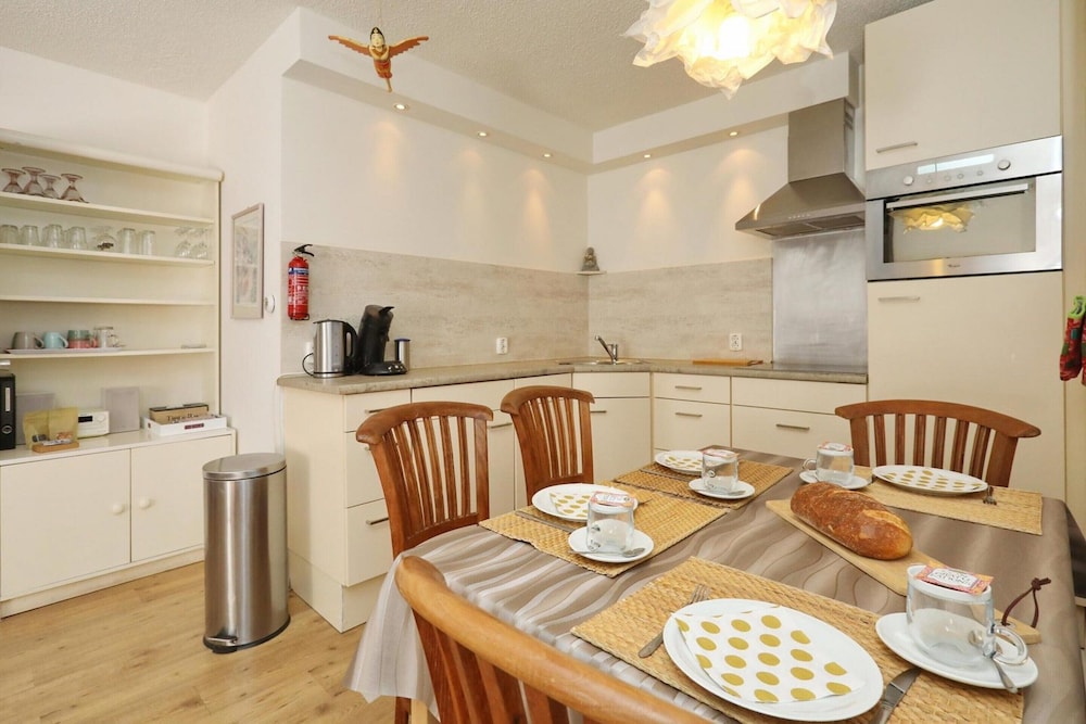 Holiday Home in Noordwijkerhout Near Lake