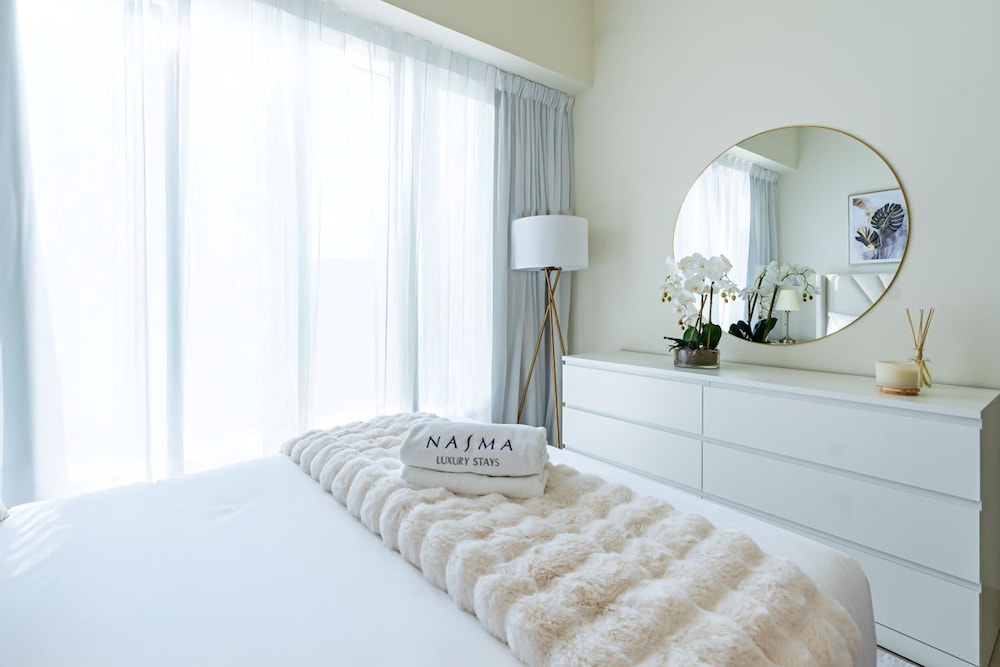 Nasma Luxury Stays - Azizi Riviera 44