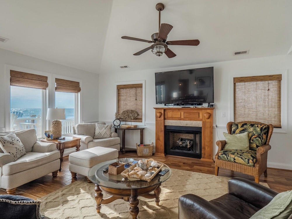 C-Maid by Topsail Realty