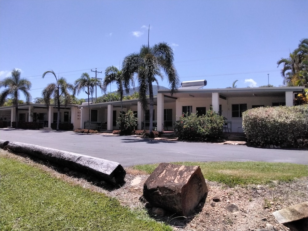 COOKTOWN HOLIDAY PARK