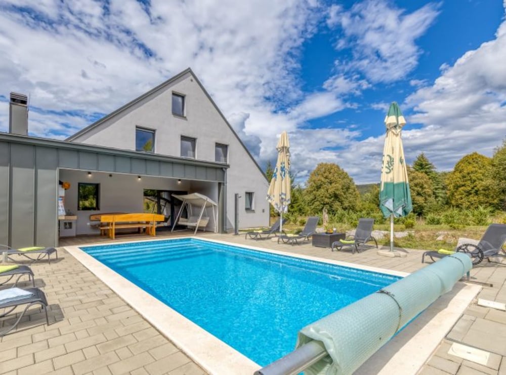 Holiday Home Mali Raj