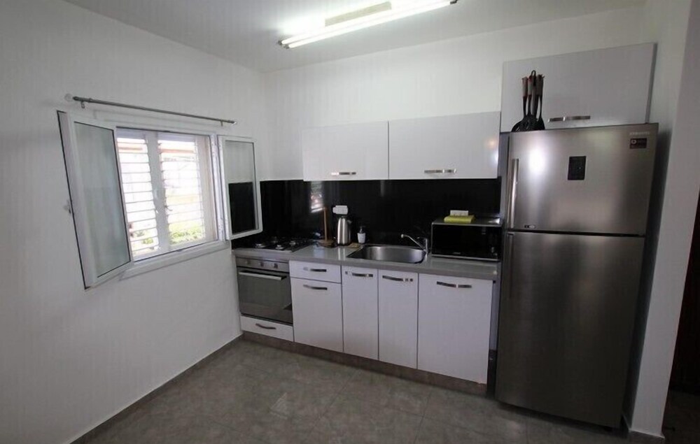 Arendalzrail Apartments Khana Szenes St. view 5