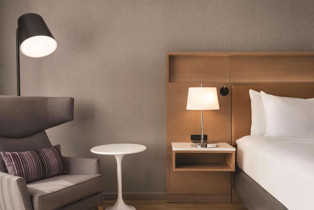 Green Bay Vacations - Oneida Casino Hotel - Property Image 26