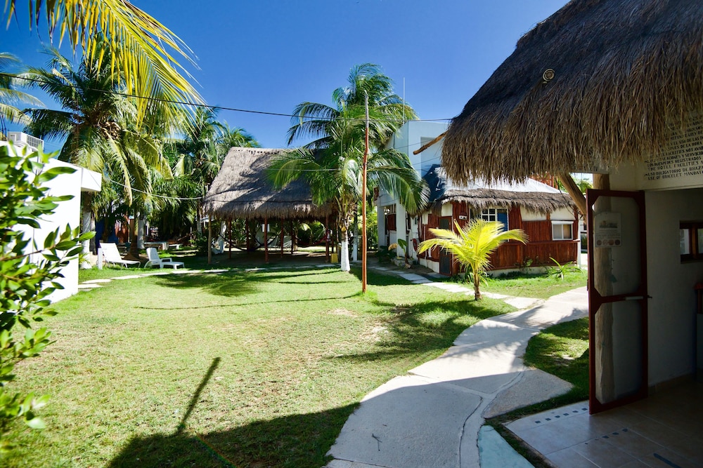 Golden Paradise Hostel