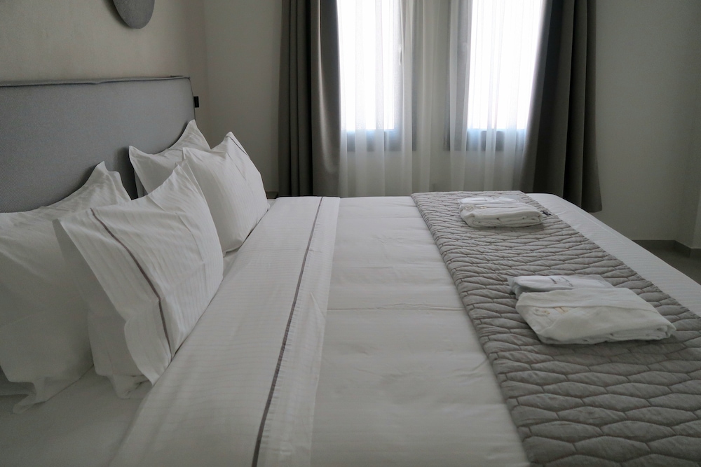 Blé Suites Santorini
