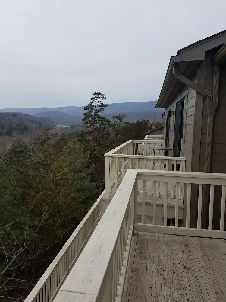 Creekside Village