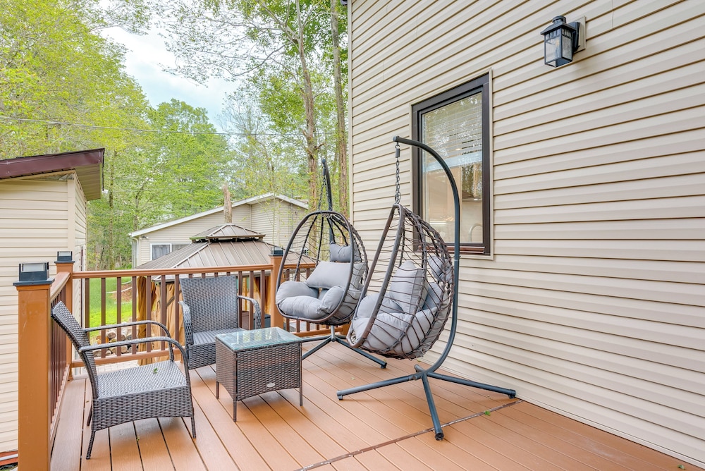 3 Mi to Tobyhanna State Park: Hot Tub Haven!