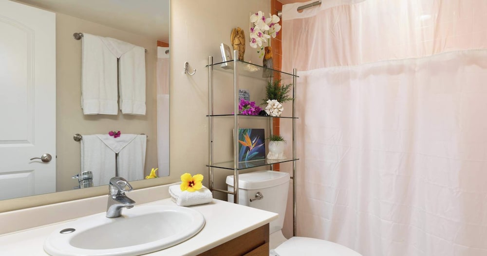 Oceanfront Condo 117 in Kailua-kona