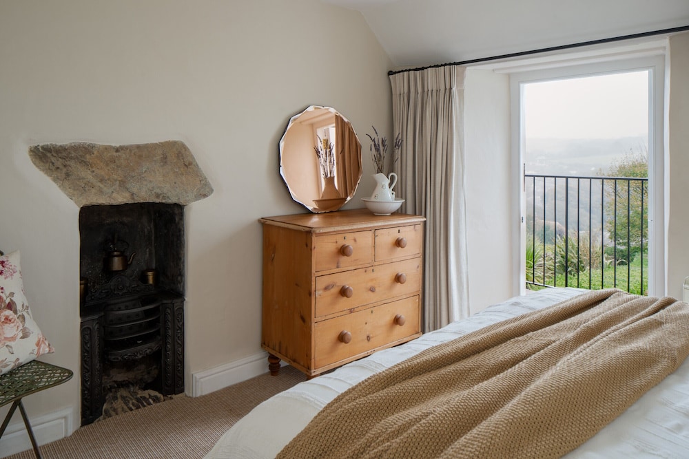Pear Tree Cottage in South Milton