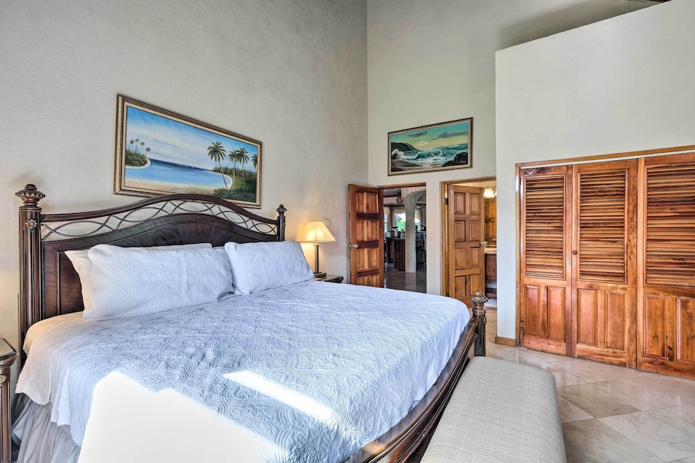 Oceanfront 'majestic Beach House' w/ Gym + Pool! view 3