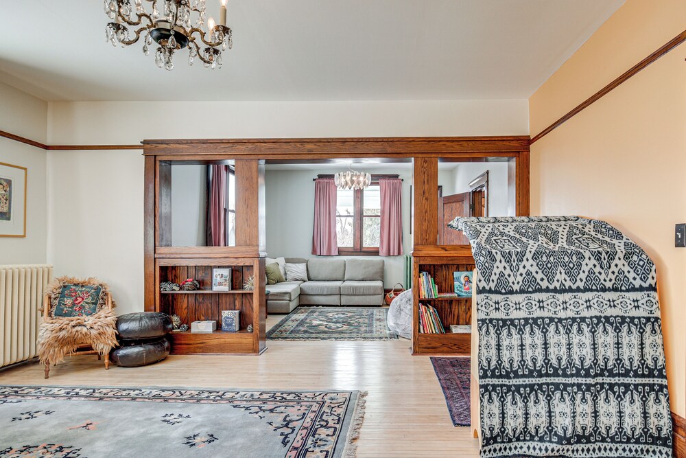 Close to Lake Superior: Walkable Washburn Charmer!