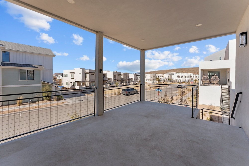 Olympic Escapes Gold 6 Bedroom Townhouse