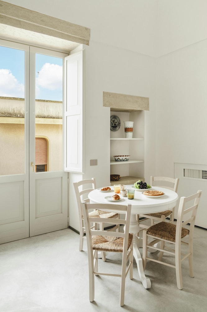 La Canonica Suites