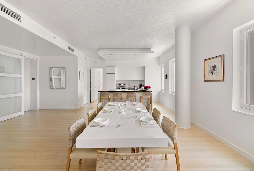 Luxury 4brm 2500 sq ft Penthouse - Walk to Times Square
