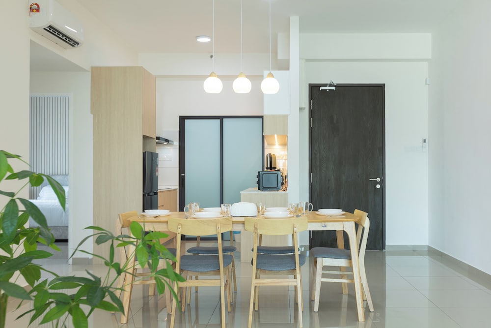 Sunshine Residence Suites