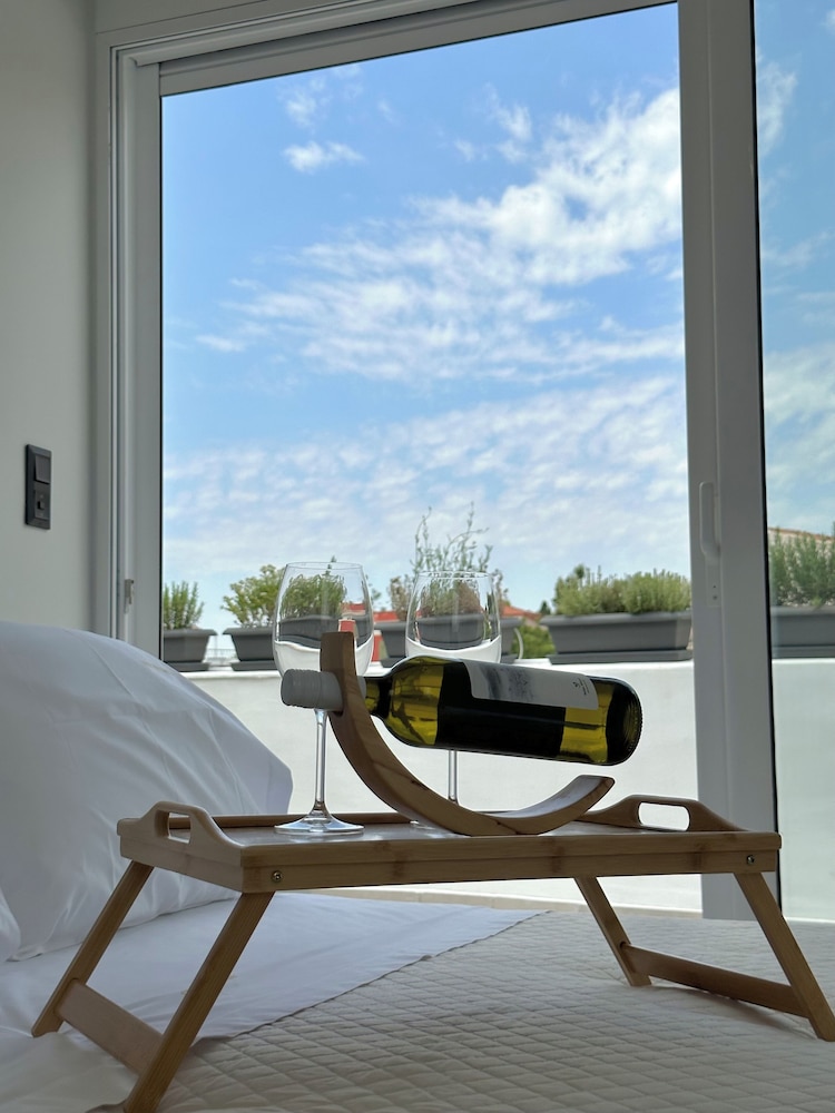 Step One - Luxury Suites right in the heart of Acropolis next to metro station