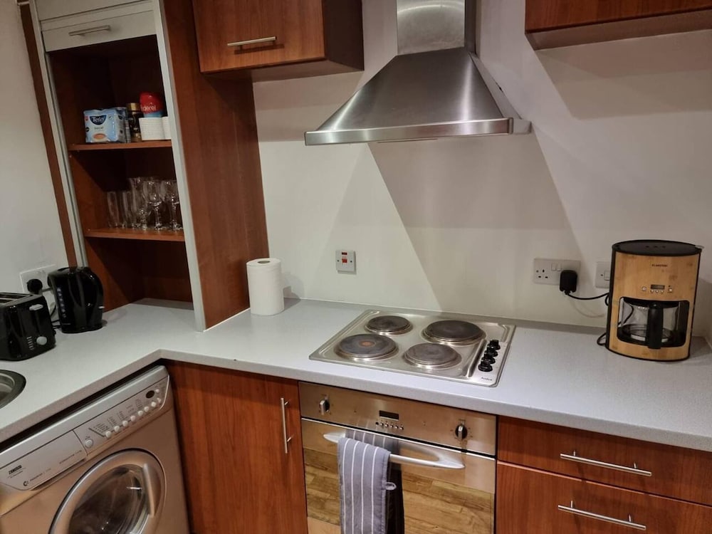 Lovely 2-bed Apartment in Manchester view 4