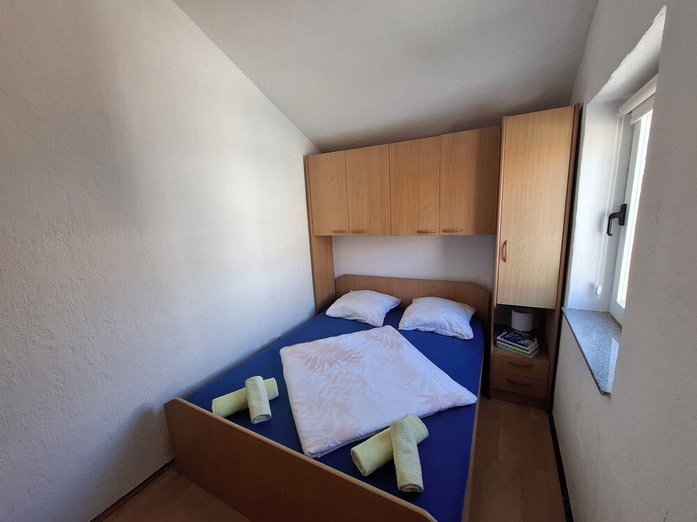 Apartments Kastilac with sea view