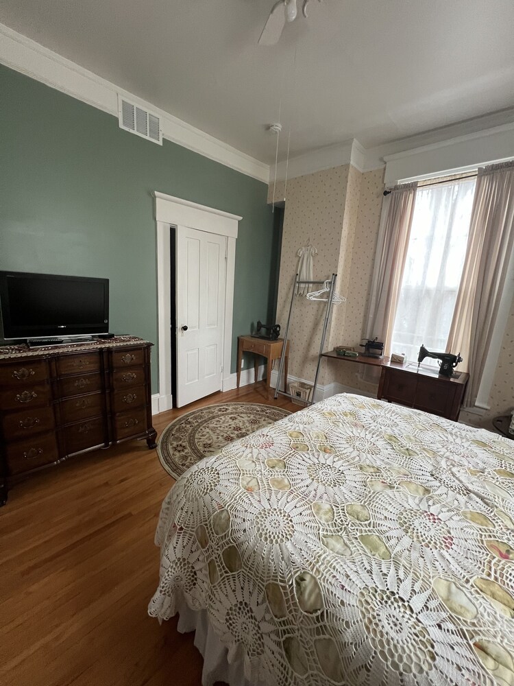 Century Elms Bed and Breakfast view 5