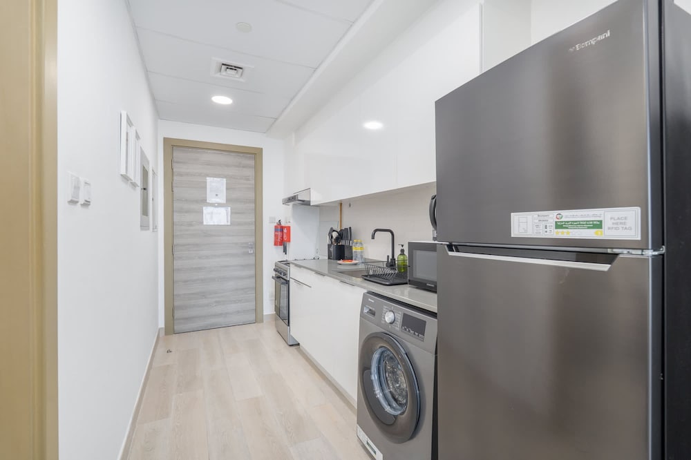 An Exceptional Studio in JVC That Sleeps 2