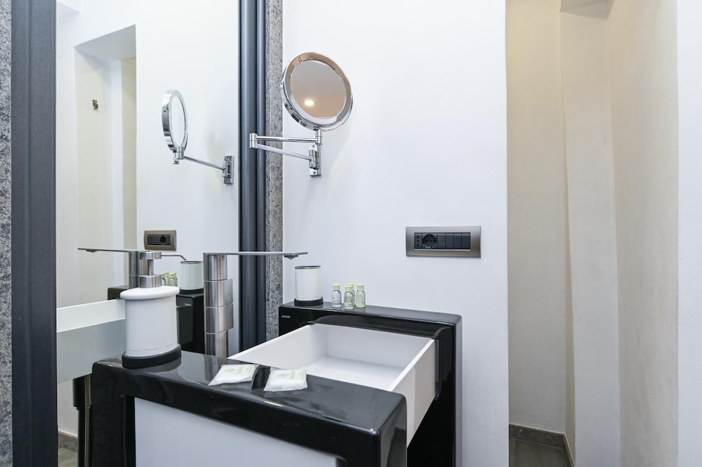 The Essential - Trastevere Design Studio