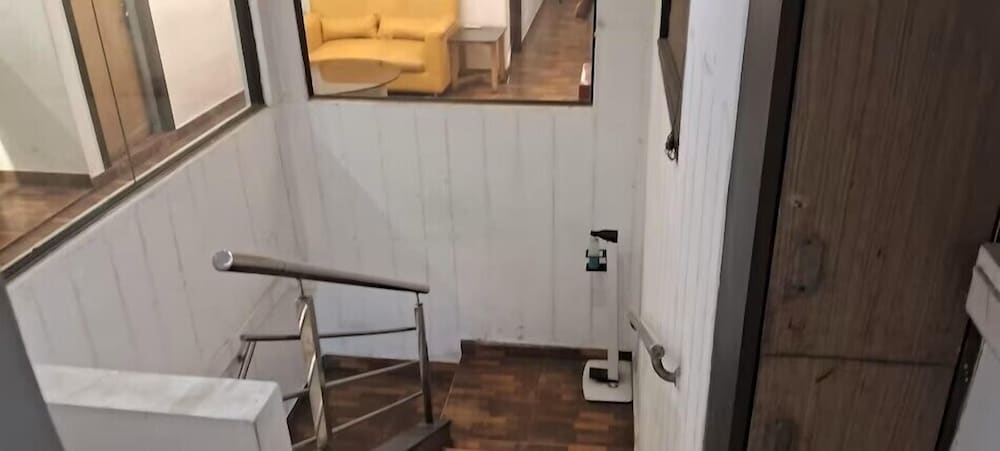 Hotel Trimoorti