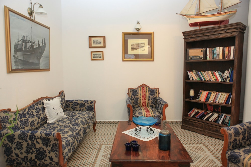 Stafylos Suites Boutique Hotel