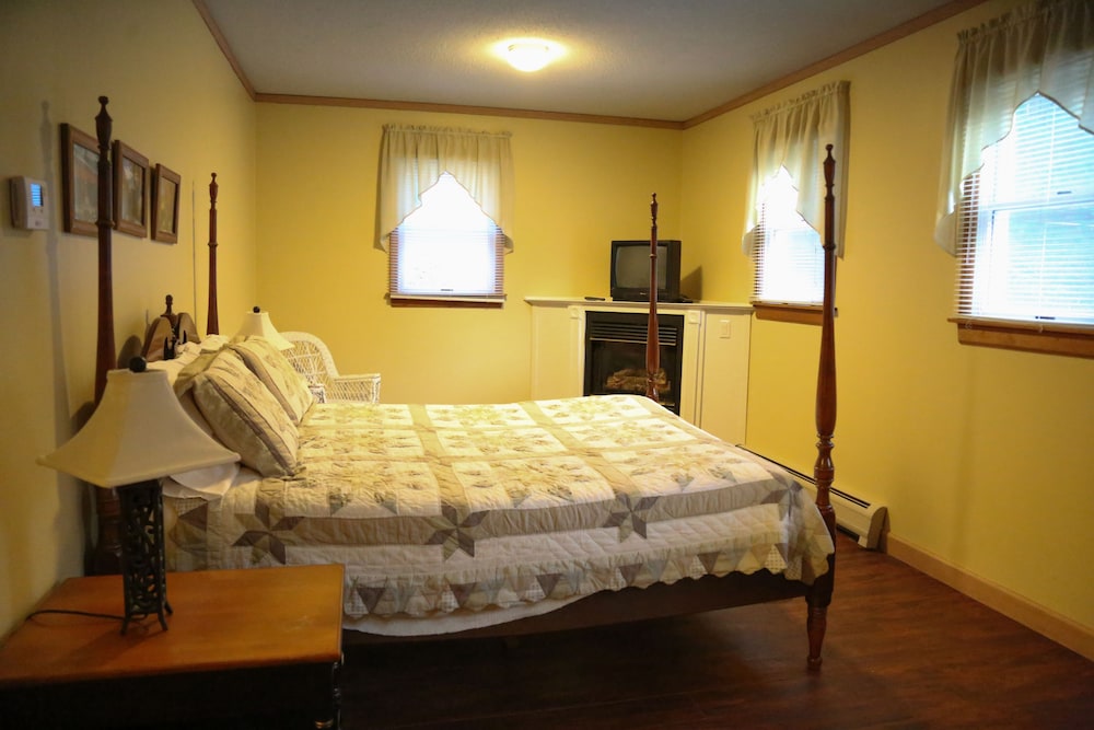 Plymouth Vacations - Salt Ash Inn - Property Image 13