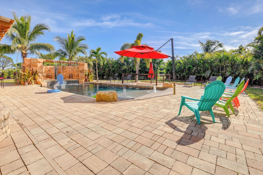 Pool & Spa: Spacious Port St Lucie Villa!